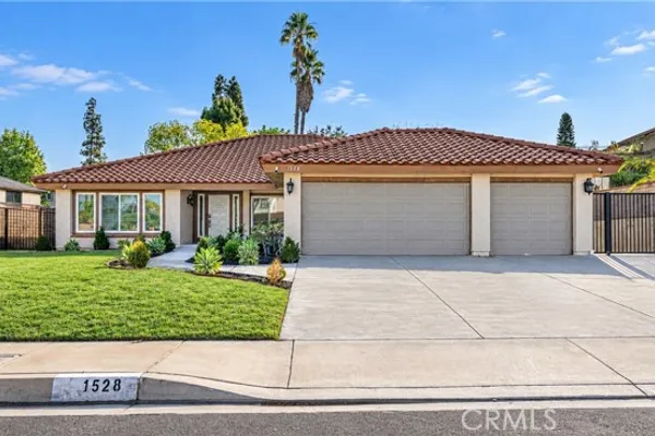 1528 S GOLD CYN