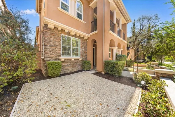 46 GOLF DR