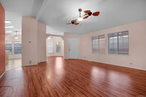 2300 E VALLEY PKWY SPC 101