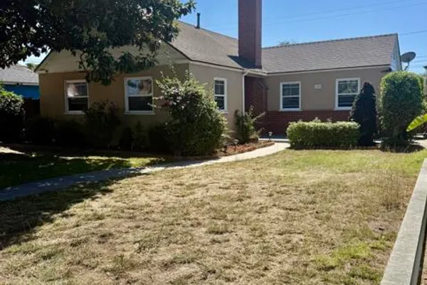 1428 W BEVERLY DR