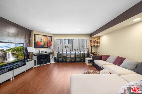 554 E SAN JOSE AVE 203
