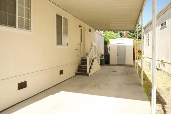 1225 VIENNA DR