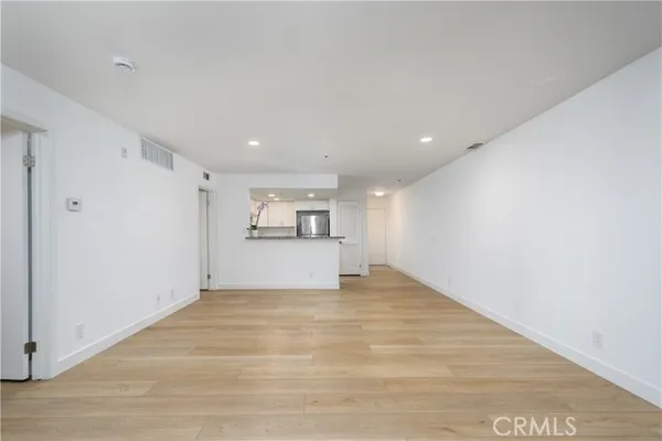 35 LINDEN AVE 202