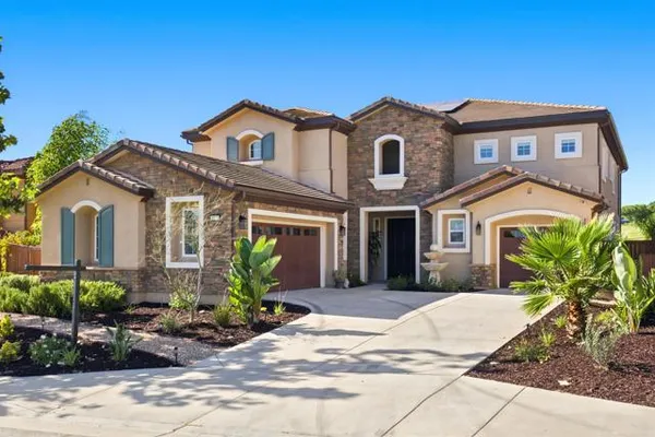 1077 VILLAGE DR