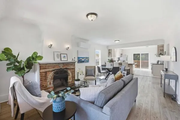 108 BONITA AVE