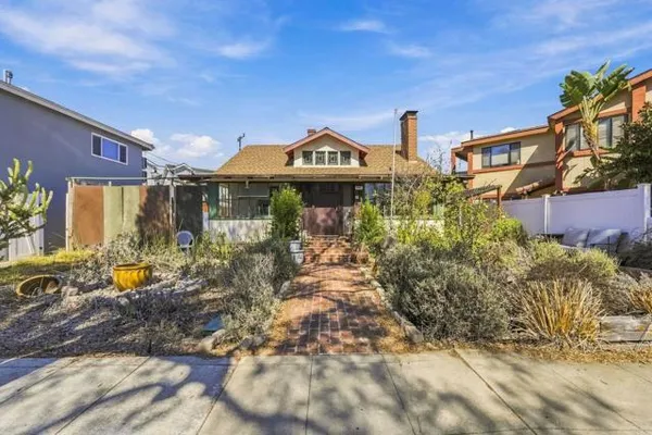 848 OLIVE AVE