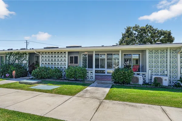 1441 GOLDEN RAIN RD M4 88H