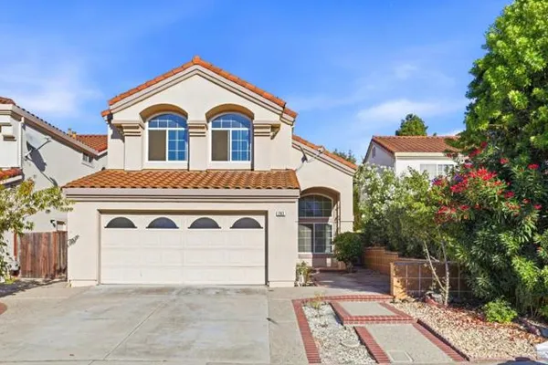 203 MEADOWLAND DR