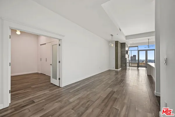 1111 S GRAND AVE PH 6