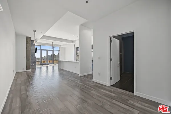 1111 S GRAND AVE PH 6