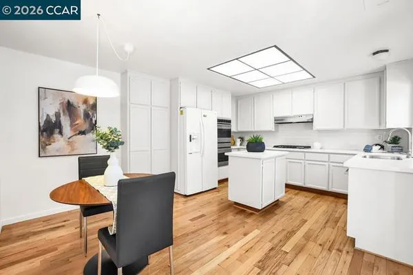 1623 GEARY RD