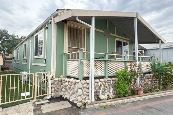 21210 E ARROW HWY TRLR 120