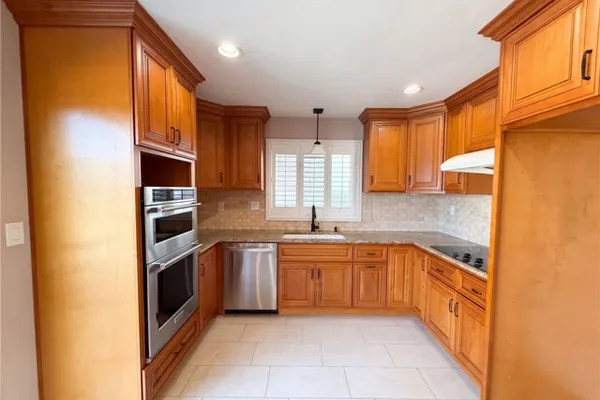 4665 GUAVA AVE