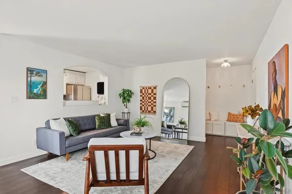 4111 ILLINOIS ST 202