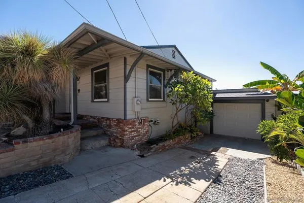7269 STANFORD AVE