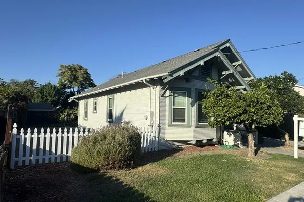 825 PACIFIC AVE