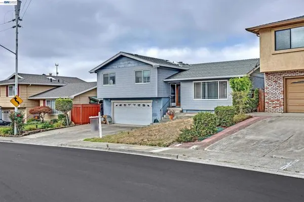 372 MONACO AVE