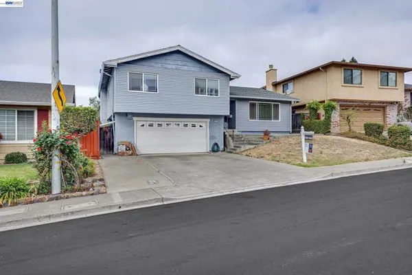 372 MONACO AVE