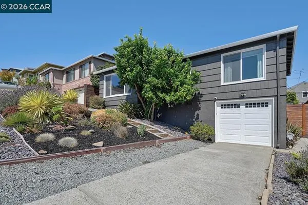 628 PEPPER DR