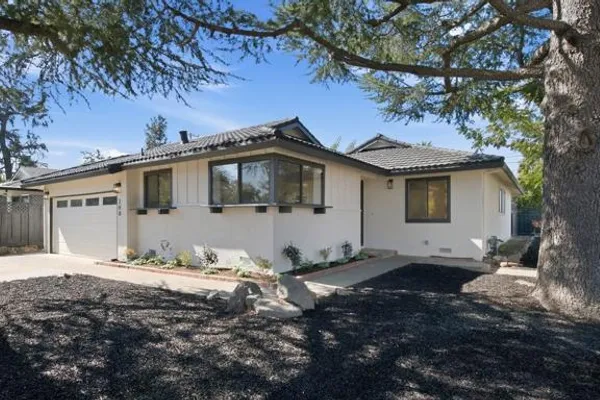 200 CARLESTER DR