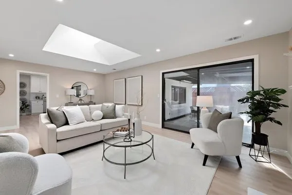 200 CARLESTER DR