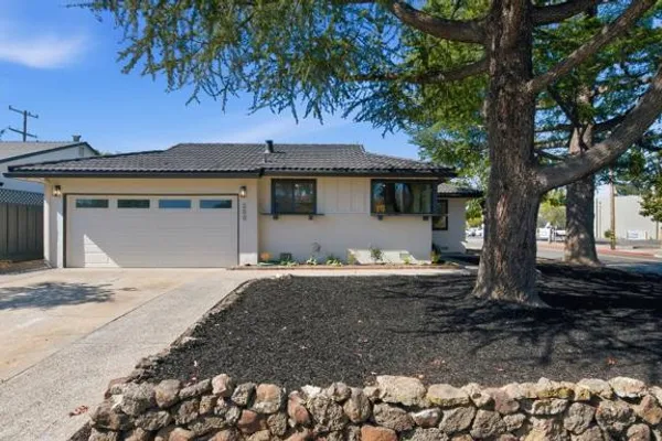 200 CARLESTER DR
