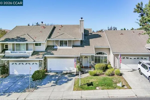 202 PROMENADE LN