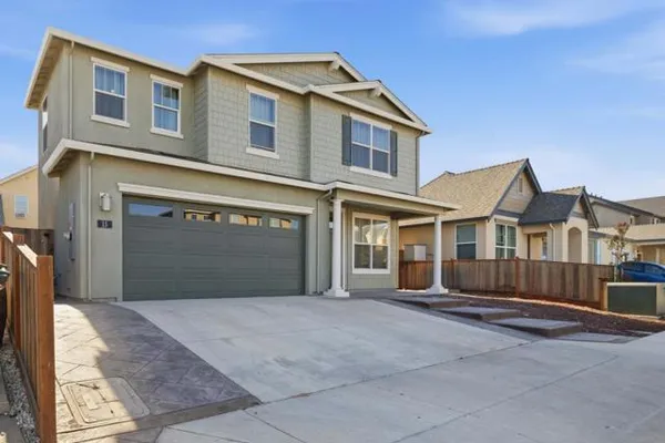 15 PEPPER TREE CT