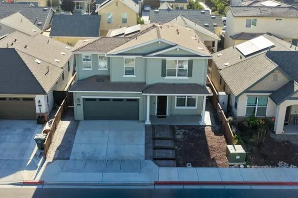 15 PEPPER TREE CT