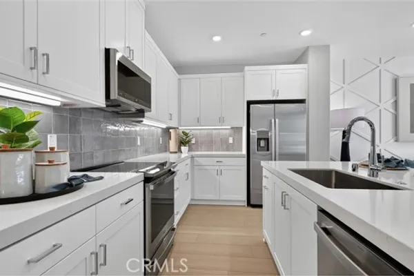 500 PARK DR 19