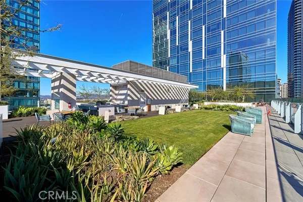 877 FRANCISCO ST 1717