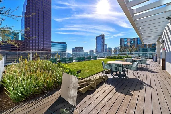 877 FRANCISCO ST 1717