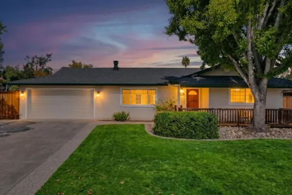 1387 VALLEJO DR