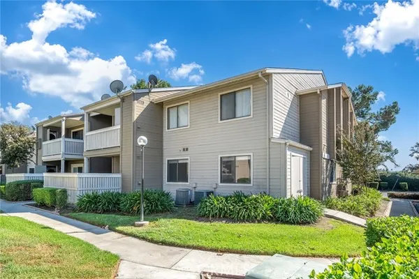 1309 W MISSION BLVD 5