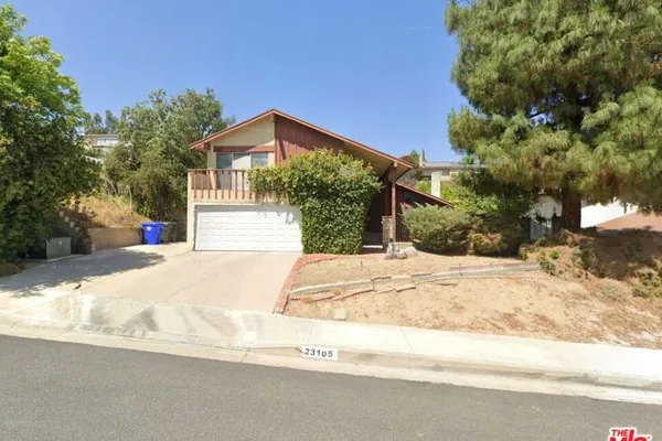 23105 POSADA DR