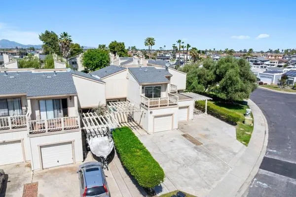 1257 MARINA CIR
