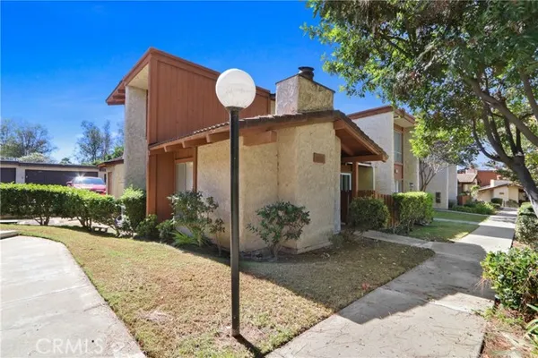3709 COUNTRY CLUB DR 1