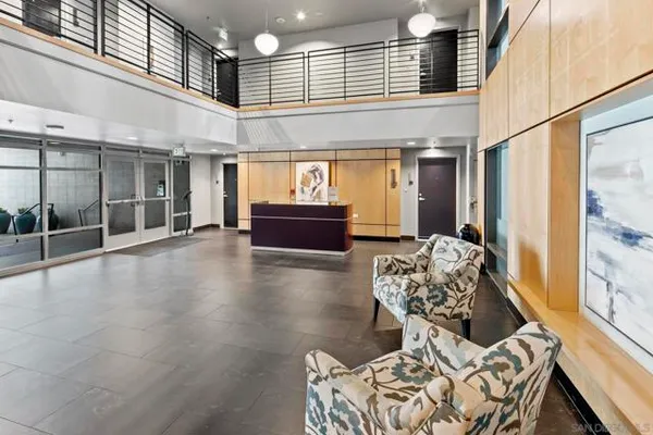 425 W BEECH ST 327