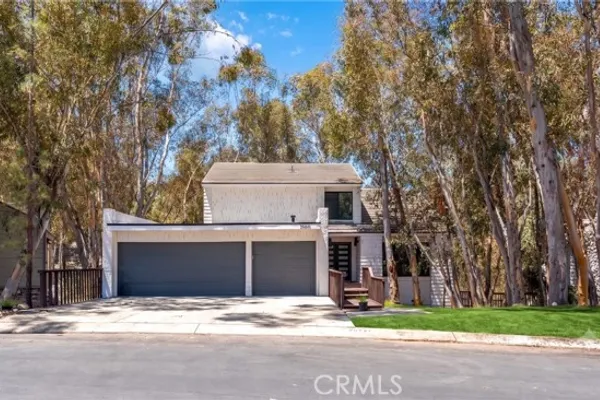 25031 CASTLEWOOD