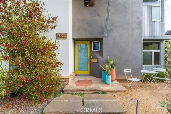 358 SANTA ANA AVE