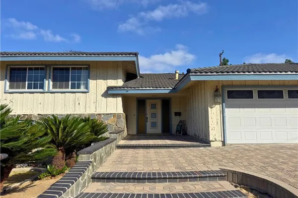 15445 SURREY LN