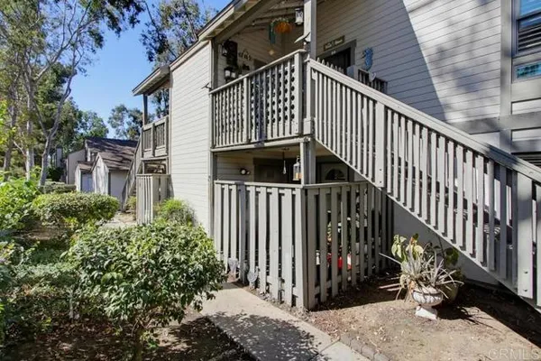 1953 WELLINGTON LN 7