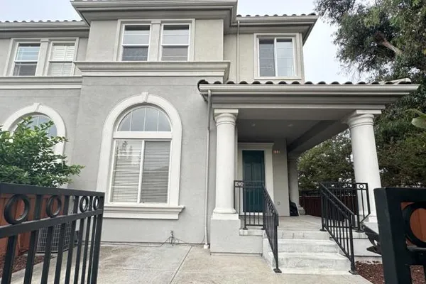 223 VISTA ROMA WAY