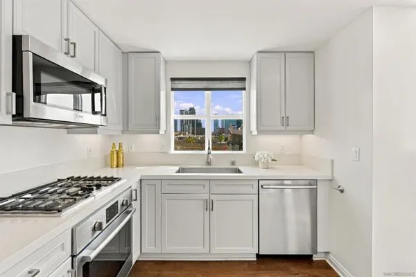 510 1ST AVE 602