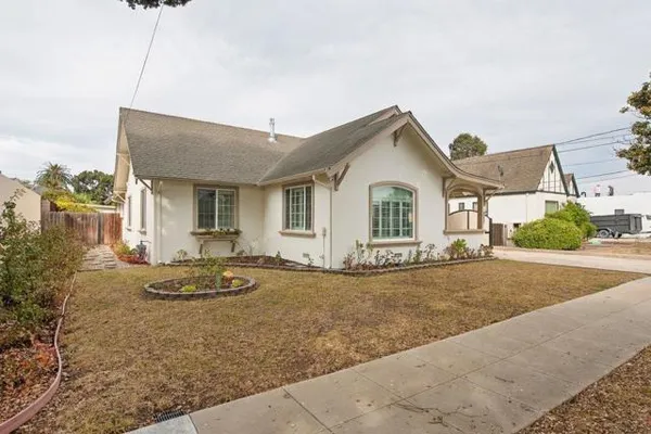 111 OAK ST