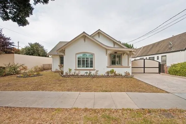 111 OAK ST