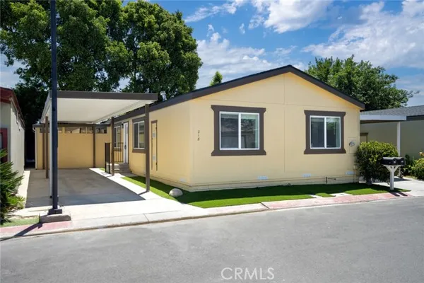 218 LAS BRISAS CIR