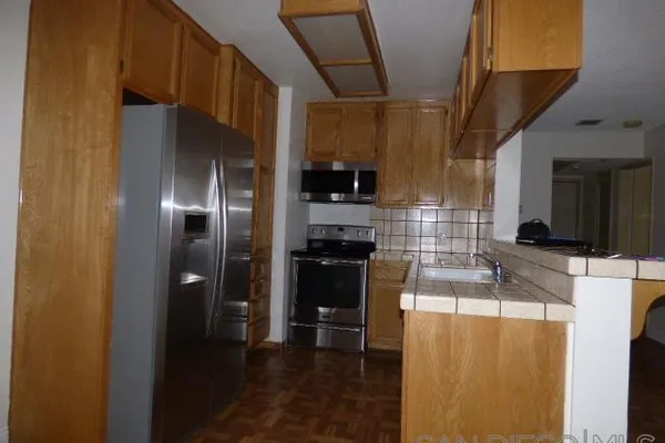5665 FRIARS RD 208