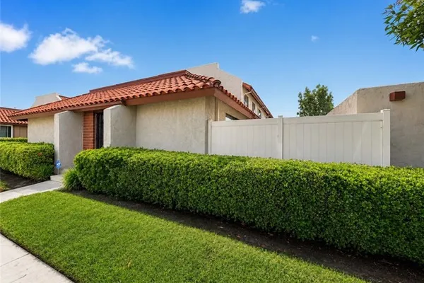 4562 TOLEDO WAY