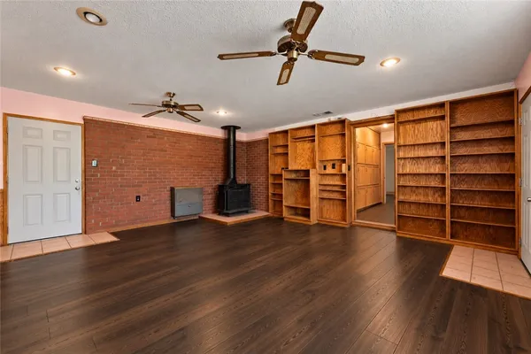165 W AVE L